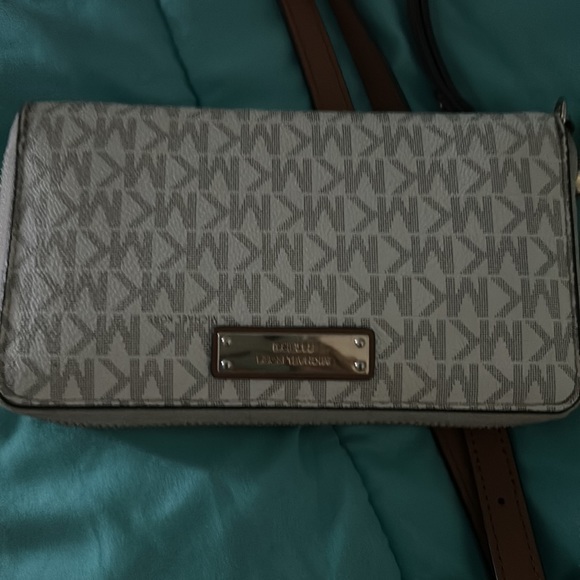 SOLD - Picture 2 of 4